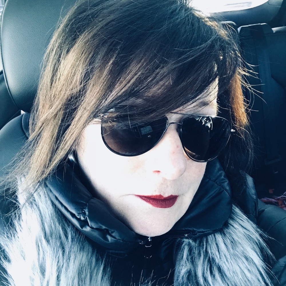 Meet your Posher, Joan